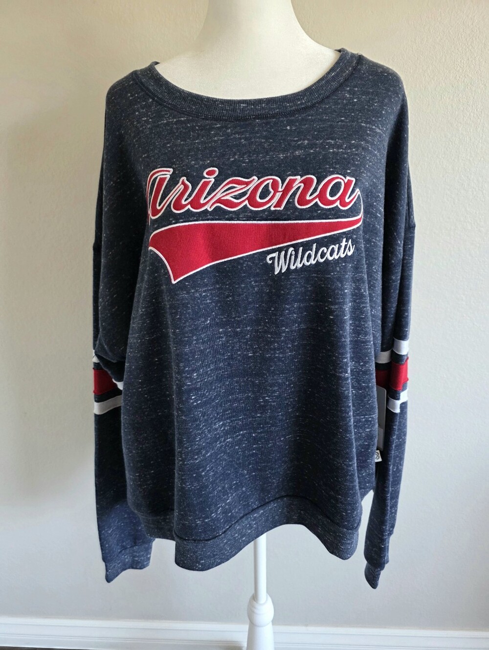NEW Colosseum Arizona Wildcats Women's XL Pullover Sweatshirt Navy NWT Oversized